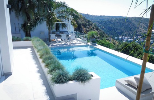 Almadraba-Canyelles Villa | Luxury Villa Bianca overlooking the beach at Canyelles petites