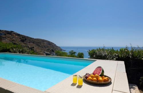 Steniai Villa | Luxury villa by the beach