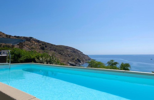 Steniai Villa | Luxury villa by the beach