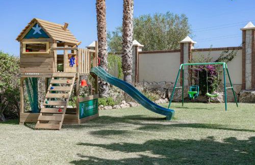 Urbanizacion Hacienda las Chapas Villa | Luxury Villa - Casa Bosqueverde