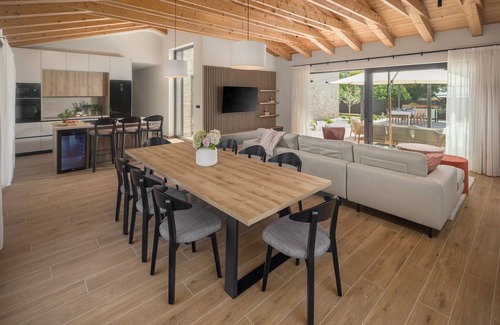 Tar Villa | Luxury Villa Casa Maria with pool and whirpool in Tar, Istria