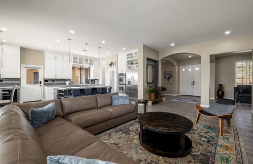 Fallbrook House | Luxury Villa Close to your wedding venues, Golf and Wineries