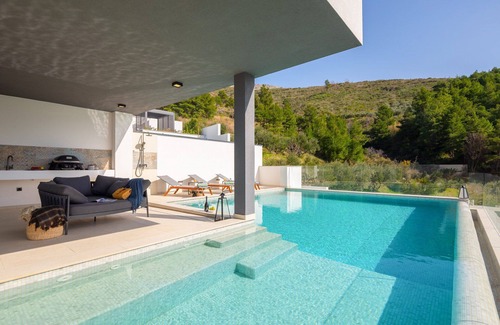 Podstrana Villa | Luxury Villa Cosmopolitan with Pool