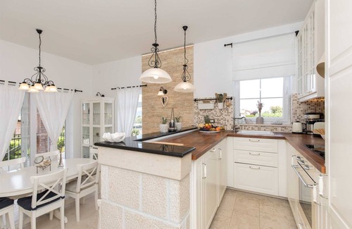 Milohnici House | Luxury Villa EMMA with private pool, jacuzzi and sauna