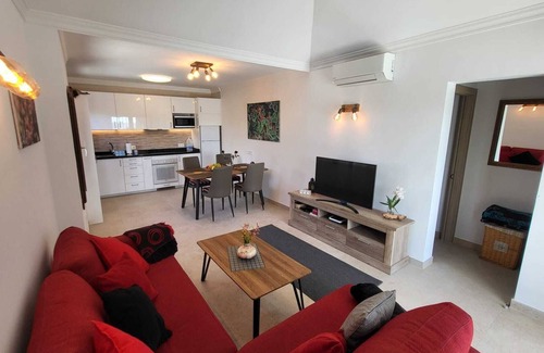 Los Pocillos Villa | Luxury villa near beach (2 bedr., 2 bathr.) with nature-inspired private pool