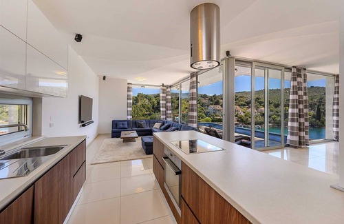 Sutivan Villa | Luxury Villa Fly me to the Moon with Pool