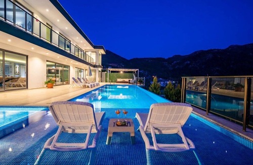 Islamlar Villa | Luxury Villa for 6 in Islamlar with Heatable Indoor Pool