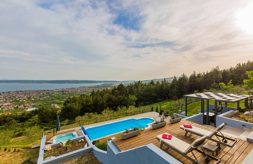 Kastel Stari Villa | Luxury Villa Grand View with Swimming Pool