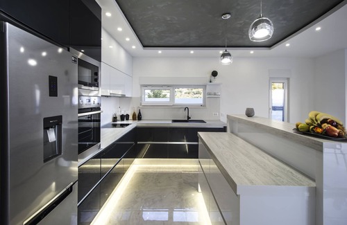Zelenka Villa | Luxury Villa High Hopes with Pool