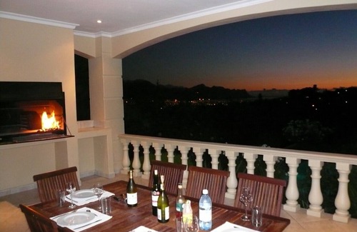 Somerset West Villa | Luxury villa, high standard, beautiful mountain and ocean views