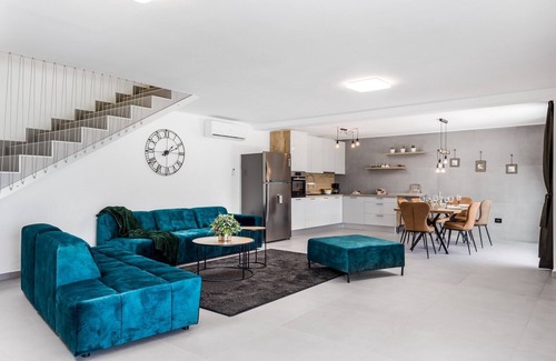 Zagore Villa | Luxury Villa Amataa - 38m2 heated pool, jacuzzi, sauna, family, stylish, pets allowed