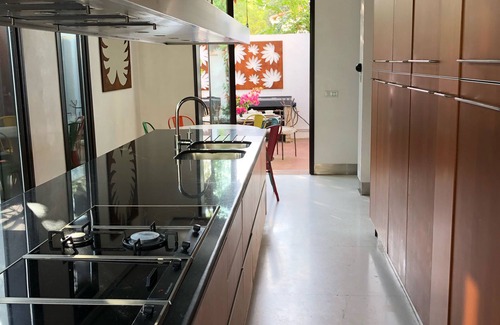 Heliopolis Villa | Luxury Villa in center ville WIFI swimming pool, air conditioning and garage
