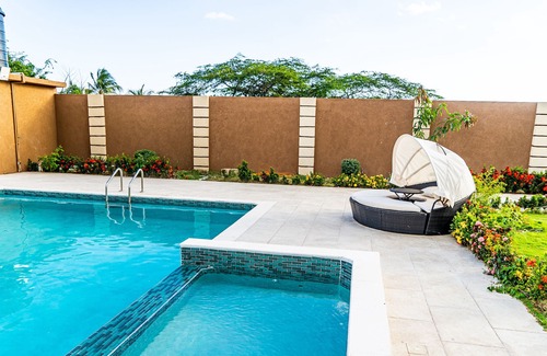 Spring Village Villa | Luxury Villa in scenic South Clarendon!