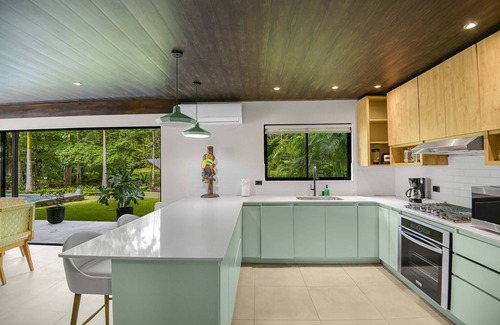 Jaco Villa | Luxury Villa in the Jungle with Private Pool + River View – Sleeps 16