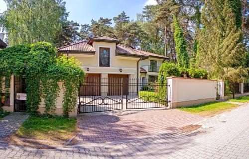 Lesznowola Villa | Luxury villa indoor pool Warsaw