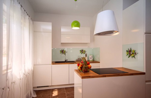 Stanici Villa | Luxury Villa Jasmina, heated pool, sea side, kids playground, fitness, sauna