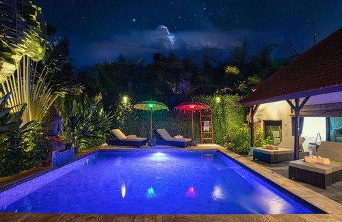 Dyanapura Villa | LUXURY Villa La plancha BEACH, 200m to the Beach, Heart of Seminyak, 300m