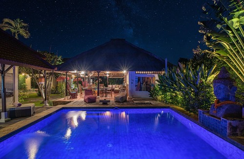 Dyanapura Villa | LUXURY Villa La plancha BEACH, 200m to the Beach, Heart of Seminyak, 300m