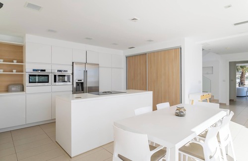 Coveta Fuma Villa | Luxury Villa Lizo with Fabulous View, Pool, Terrace & Wi-Fi