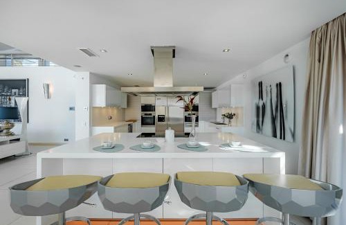 Nueva Andalucia Villa | Luxury Villa-Los Naranjos Golf Club