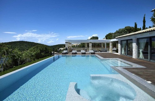 Sivota Villa | Luxury Villa Luna in Sivota w/infinity pool, hot tub, sauna & sea views for 10.