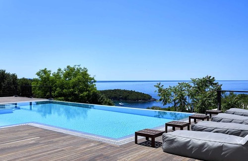 Sivota Villa | Luxury Villa Luna in Sivota w/infinity pool, hot tub, sauna & sea views for 10.