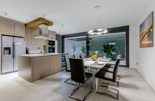 Sutivan Villa | Luxury Villa Luna with Swimming Pool
