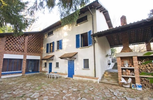 Tradate House | Luxury Villa Milan Tradate with Swimming Pool and Garden
