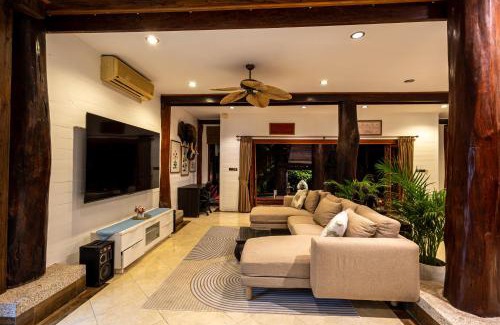Choeng Mon Villa | Luxury Villa Miramar Orchid House Samui
