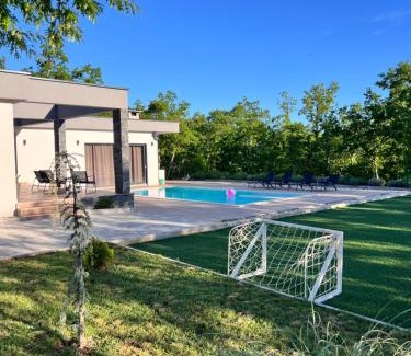 Trn Villa | Luxury Villa Mojito