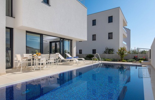 Seget Vranjica Villa | Luxury Villa Nautica Terza with Pool