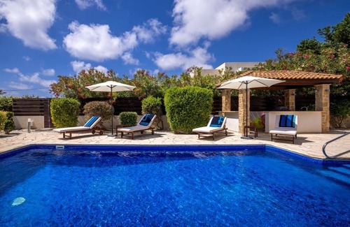 Kissonerga Villa | Luxury Villa Near Paphos – Private Pool, Steps from Beach, Perfect Winter Escape