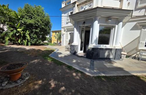 Portici Apartment | Luxury Villa Near Vesuvius and Hercolaneum until 8 people free parking
