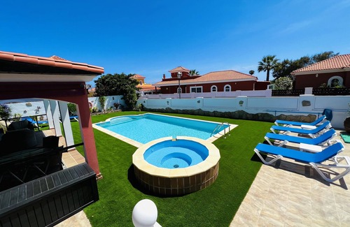 Caleta de Fuste Villa | Luxury Villa on Golf Resort