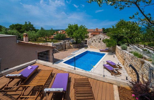 Rakalj Villa | LUXURY VILLA ON SPACIOUS PRIVATE PROPERTY