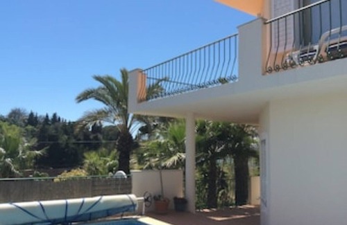 Ferragudo Villa | LUXURY Villa overlooking beach-PRIVATE POOL, traditional village location
