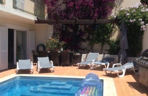 Ferragudo Villa | LUXURY Villa overlooking beach-PRIVATE POOL, traditional village location
