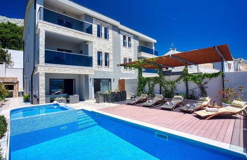 Duce Villa | LUXURY VILLA PARADISE 120m from sandy beach, heated pool, billiard, max 12 pax