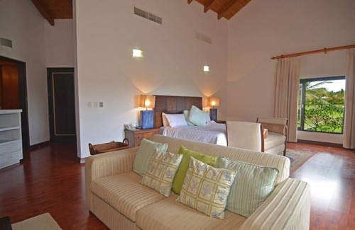 Las Palmas Villa | Luxury Villa Perfect for Romantic Weekend Golf Panoramic near Marina