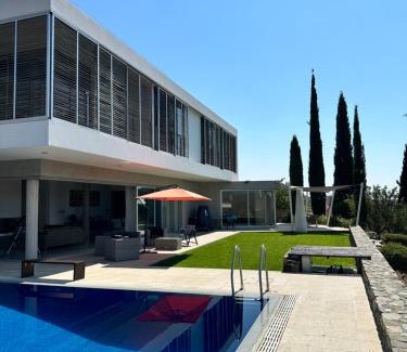 Ora Villa | Luxury Villa Pluto Stunning Mountain Views