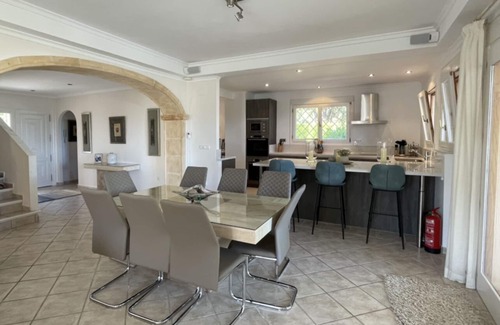 Moravit Villa | Luxury Villa Private Pool, Sea 500m, AirCon, Games room, Close to Town