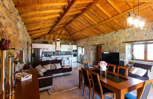 Celorico de Basto Cottage | Luxury Villa Private Pool Belle Époque