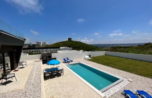 Sao Martinho do Porto Villa | Luxury villas with heated pool & panoramic ocean & valley views