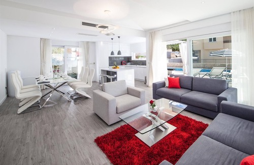 Veliko Brdo Villa | Luxury Villa Red Silk with Pool