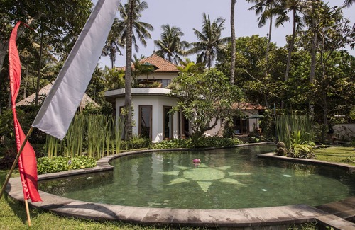 Jasri Villa | LUXURY VILLA RETREAT SURYA/CHANDRA SLEEPS 9 PAX, A/C 2 SWIMMING POOLS, CATERED