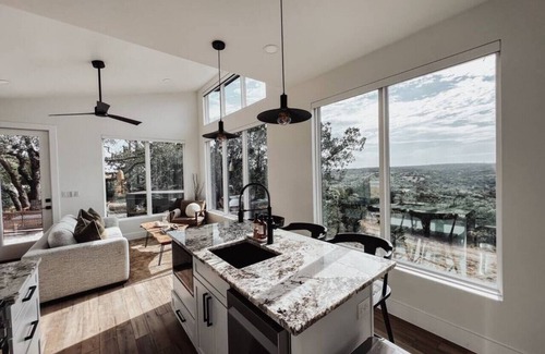 Dripping Springs House | Luxury Villa - Stunning Views, Hot Tub, Fire Pit