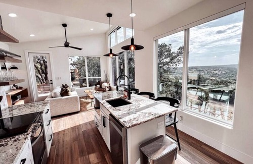 Dripping Springs House | Luxury Villa - Stunning Views, Hot Tub, Fire Pit