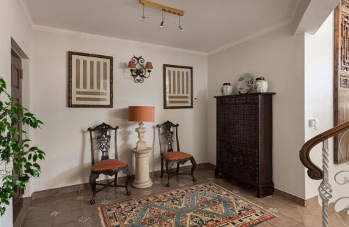 Zambujal Villa | Luxury Villa Sesimbra Pool Tennis Maid