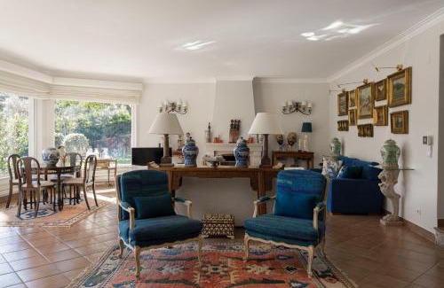 Zambujal Villa | Luxury Villa Sesimbra Pool Tennis Maid
