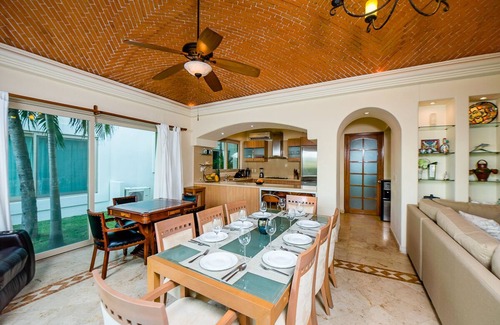 Playacar Fase I Villa | Luxury Villa! Steps from the Caribbean & Beach Access! Quick walk to town, WiFi!